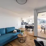 Apartment Sandra Mit Balkon -naehe Bodensee&pfaender *