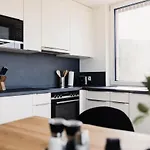 Apartment Sandra Mit Balkon -naehe Bodensee&pfaender *