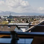 Sandra Mit Balkon -naehe Bodensee&pfaender *