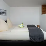 Sandra Mit Balkon -naehe Bodensee&pfaender