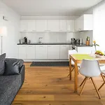 Appartement Sandra Mit Balkon -naehe Bodensee&pfaender *