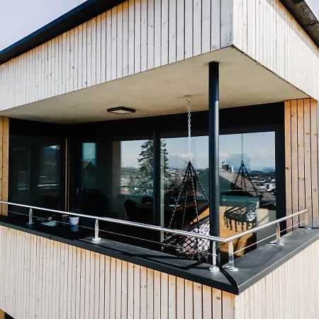 Sandra Mit Balkon -naehe Bodensee&pfaender *