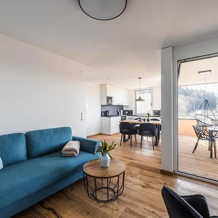 Apartment Sandra Mit Balkon -naehe Bodensee&pfaender *