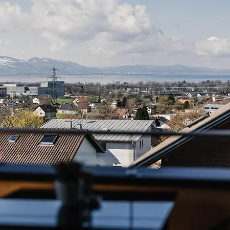 Sandra Mit Balkon -naehe Bodensee&pfaender *