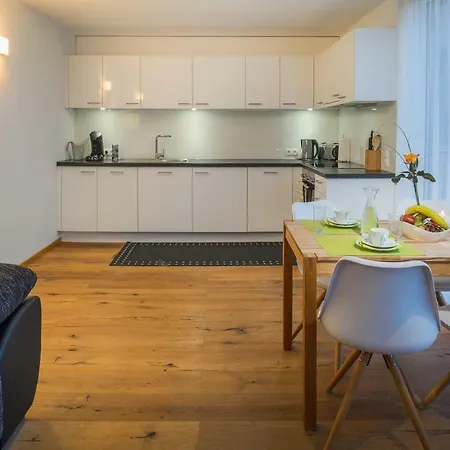 Sandra Mit Balkon -naehe Bodensee&pfaender * Horbranz