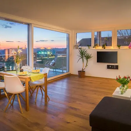Sandra Mit Balkon -naehe Bodensee&pfaender Horbranz